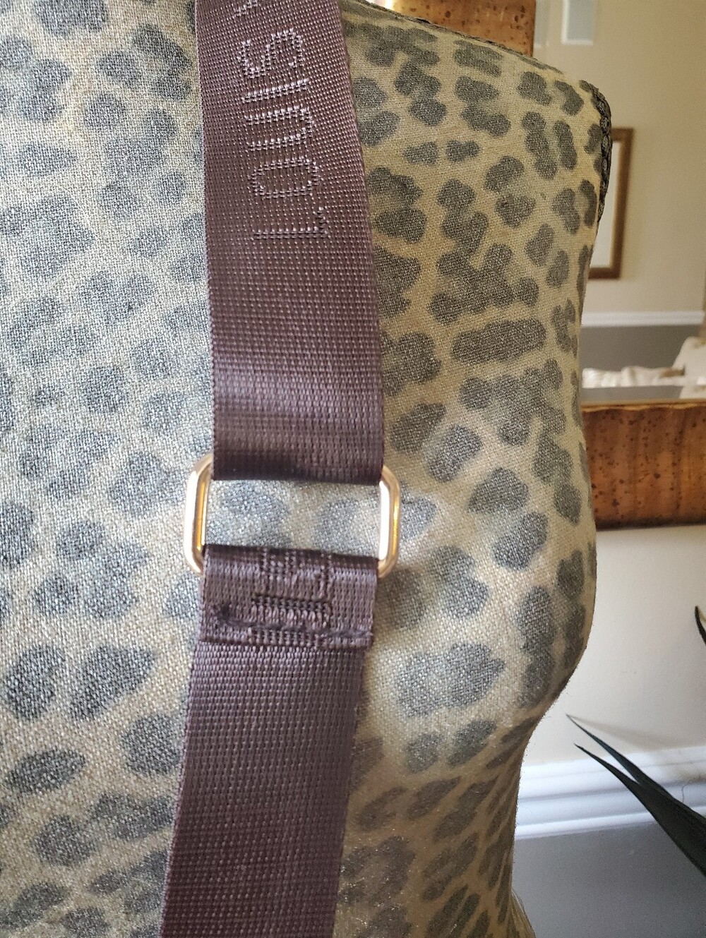Cross Body Bag - Picture 5 of 9